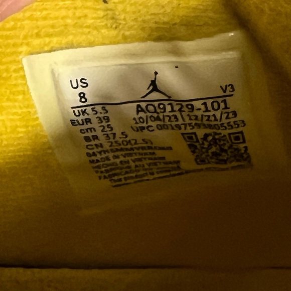 Nike Air Jordan 4 vivid sulfur White and Yellow Sneakers women’s - Picture 6 of 8